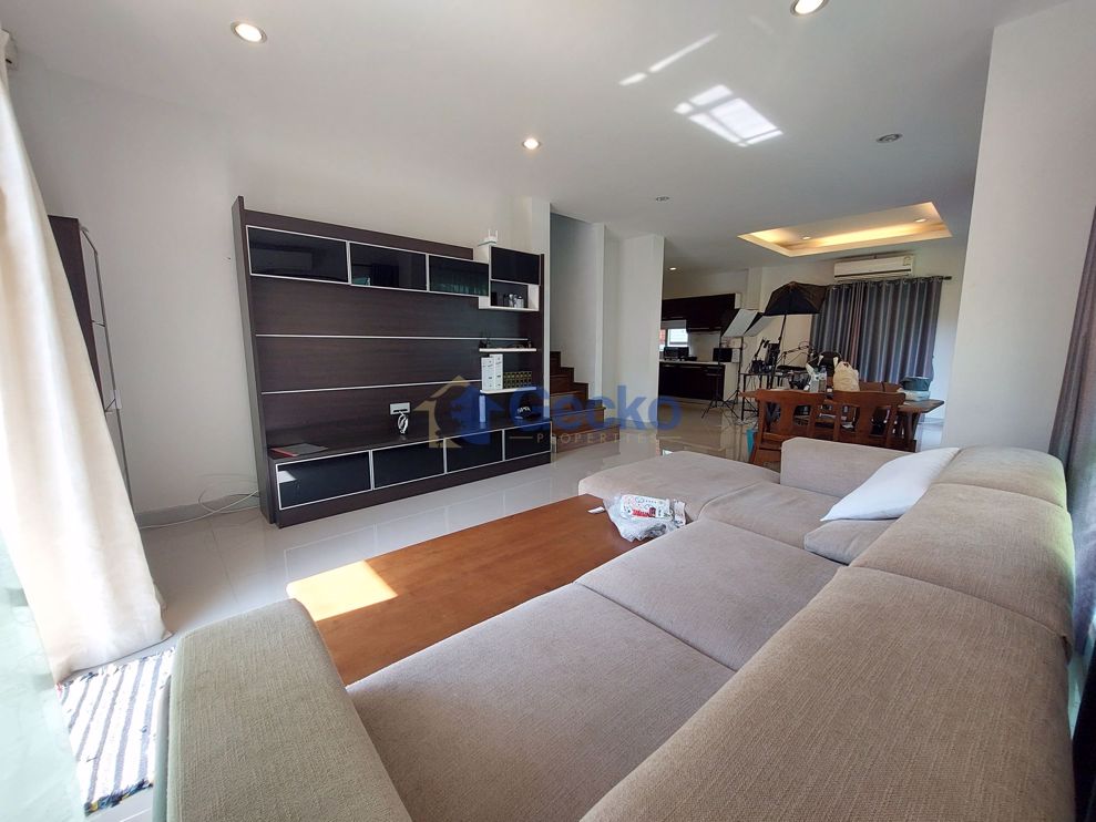 3 ห้องนอน บ้าน in Patta Village  พัทยาตะวันออก H007626 (Photo 4)