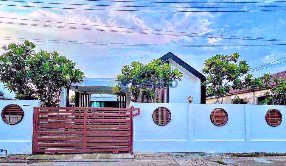 2 Bedrooms House in Park Village  East Pattaya H010820