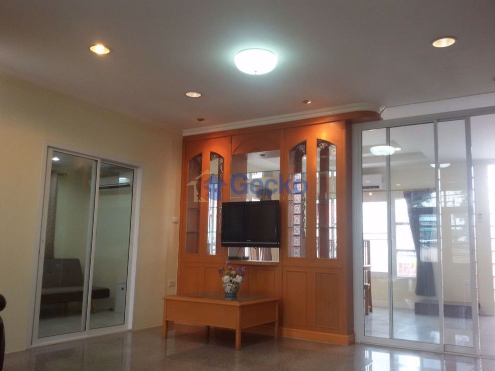 4 Bedrooms House in Central Park 3  Central Pattaya H010844 (Photo 1)