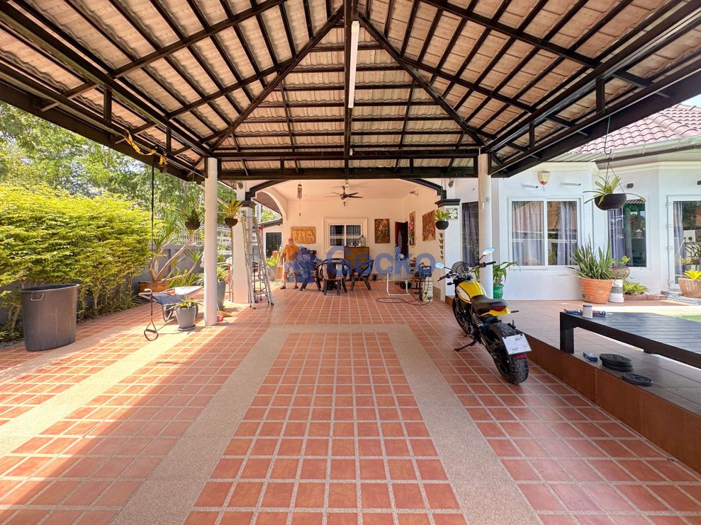 3 Bedrooms House in The Regent Estate Village 2  East Pattaya H010858 (Photo 4)