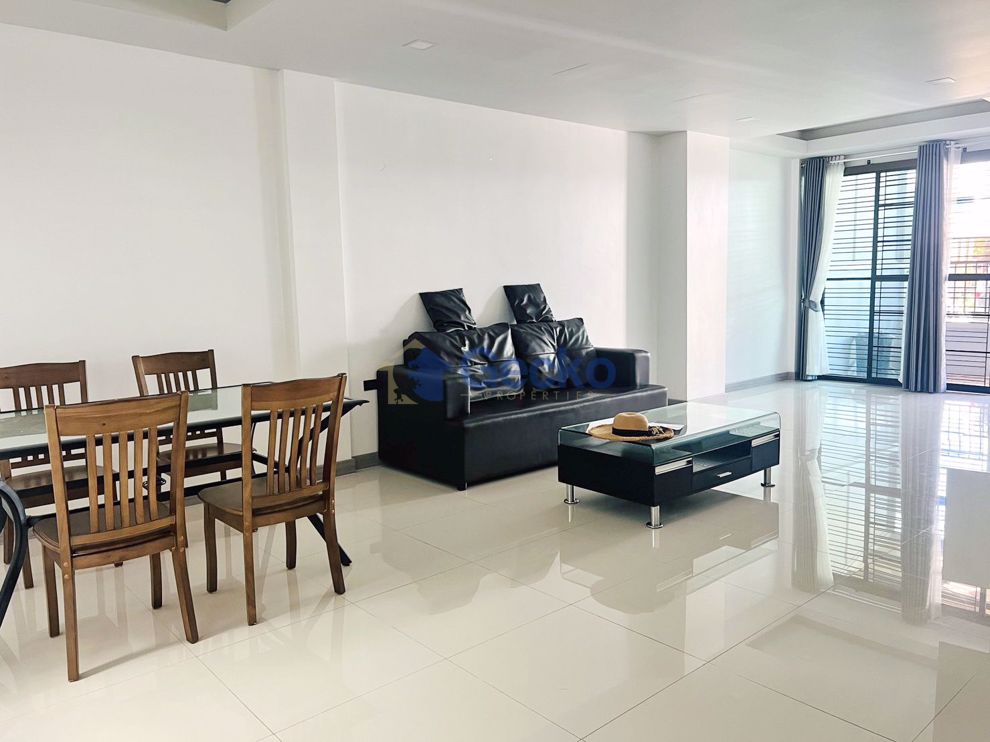 2 Bedrooms House in Chokchai village 9  East Pattaya H010860 (Photo 1)
