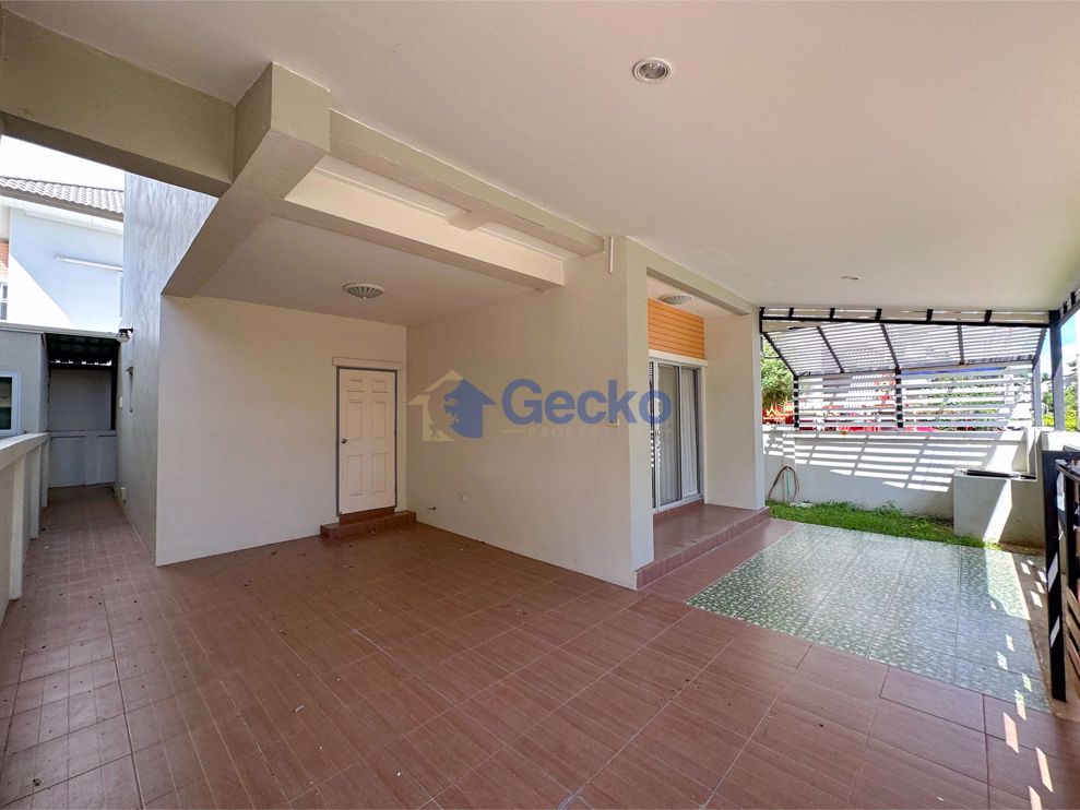 3 ห้องนอน บ้าน in Patta Village  พัทยาตะวันออก H010888 (Photo 2)