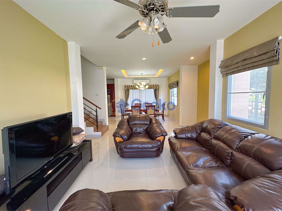 3 ห้องนอน บ้าน in Patta Village  พัทยาตะวันออก H010889 (Photo 4)