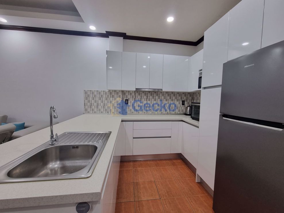 2 Bedrooms Condo in Baan Suan Lalana Jomtien C010902 (Photo 2)