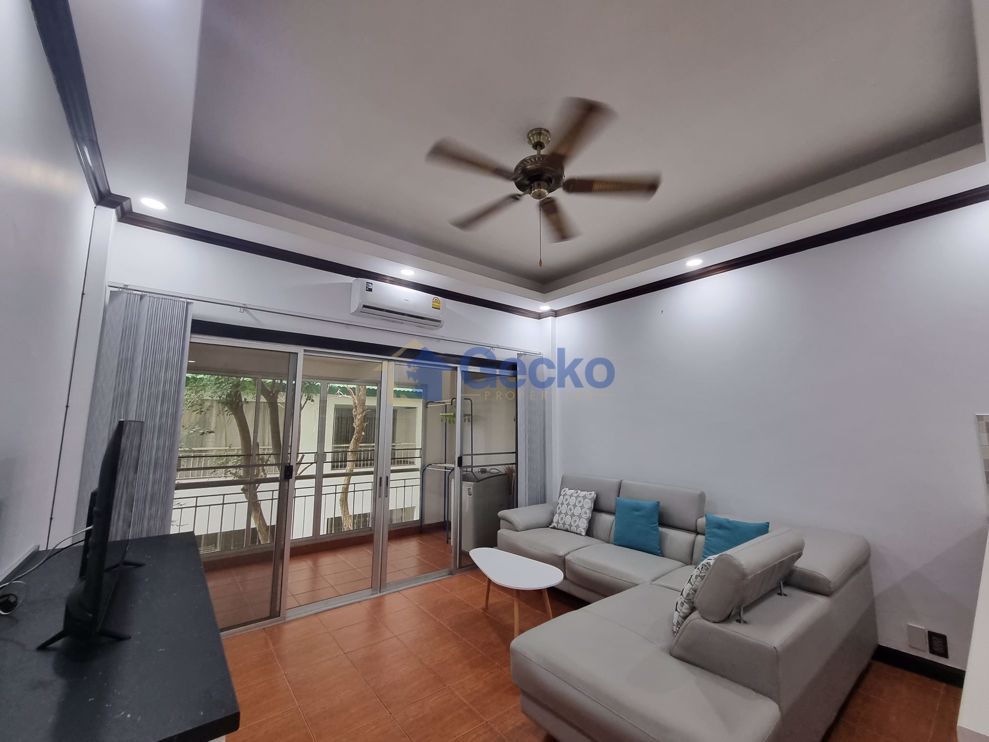 2 Bedrooms Condo in Baan Suan Lalana Jomtien C010902 (Photo 4)