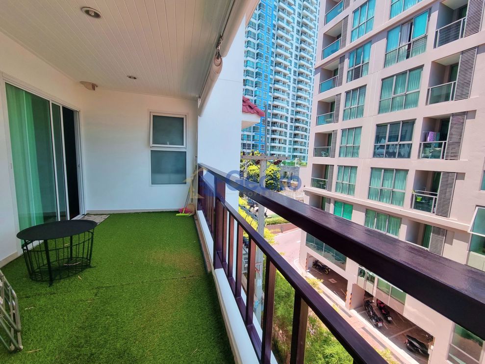 1 Bedroom Condo in The Club House Residence Pratumnak C010905 (Photo 1)