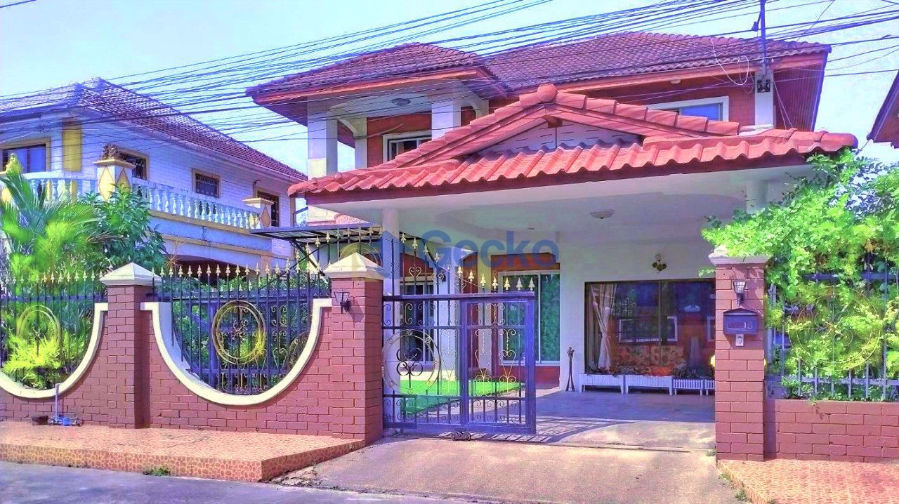 3 Bedrooms House in The Imperial Place  Pattaya H010906