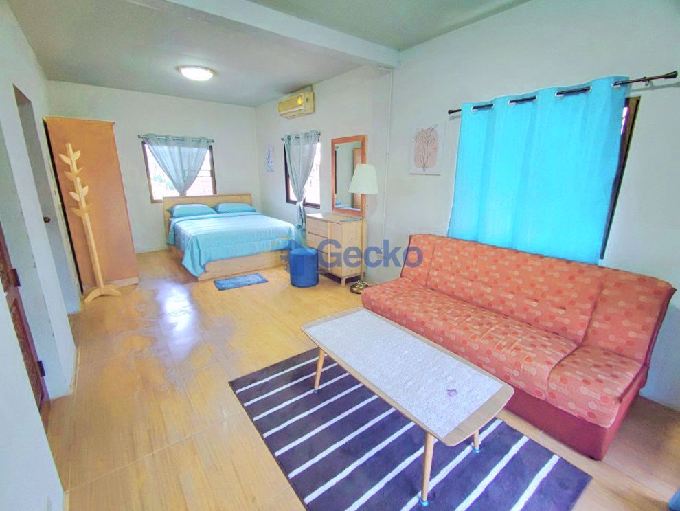 3 Bedrooms House in The Imperial Place  Pattaya H010906 (Photo 3)