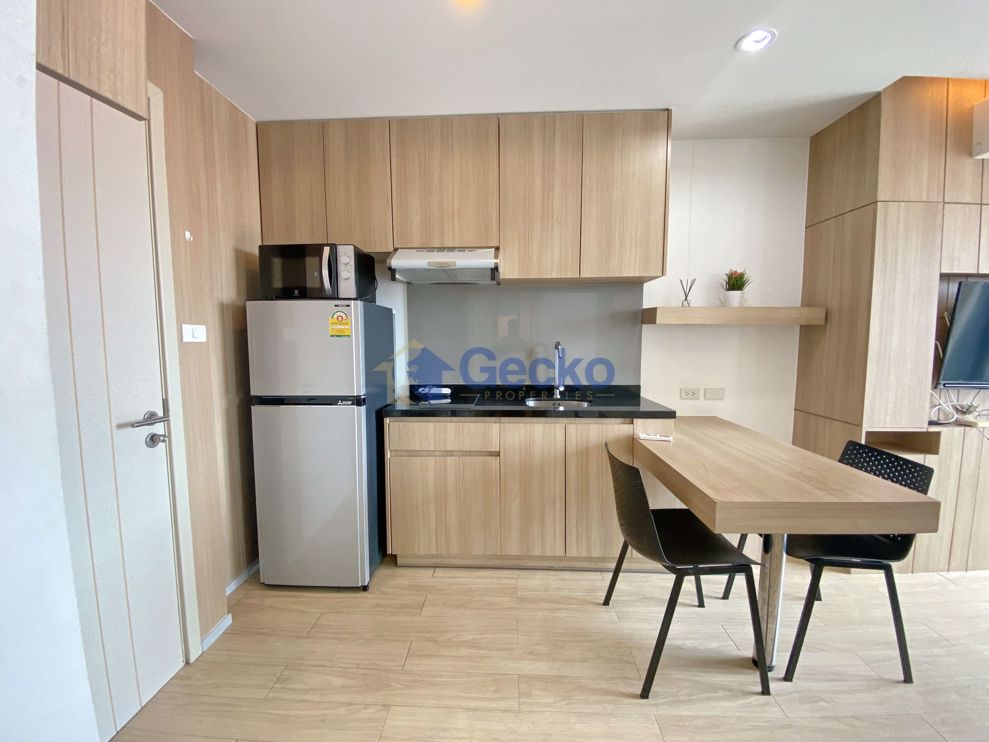1 Bedroom Condo in The Chezz Central Pattaya C010914 (Photo 4)