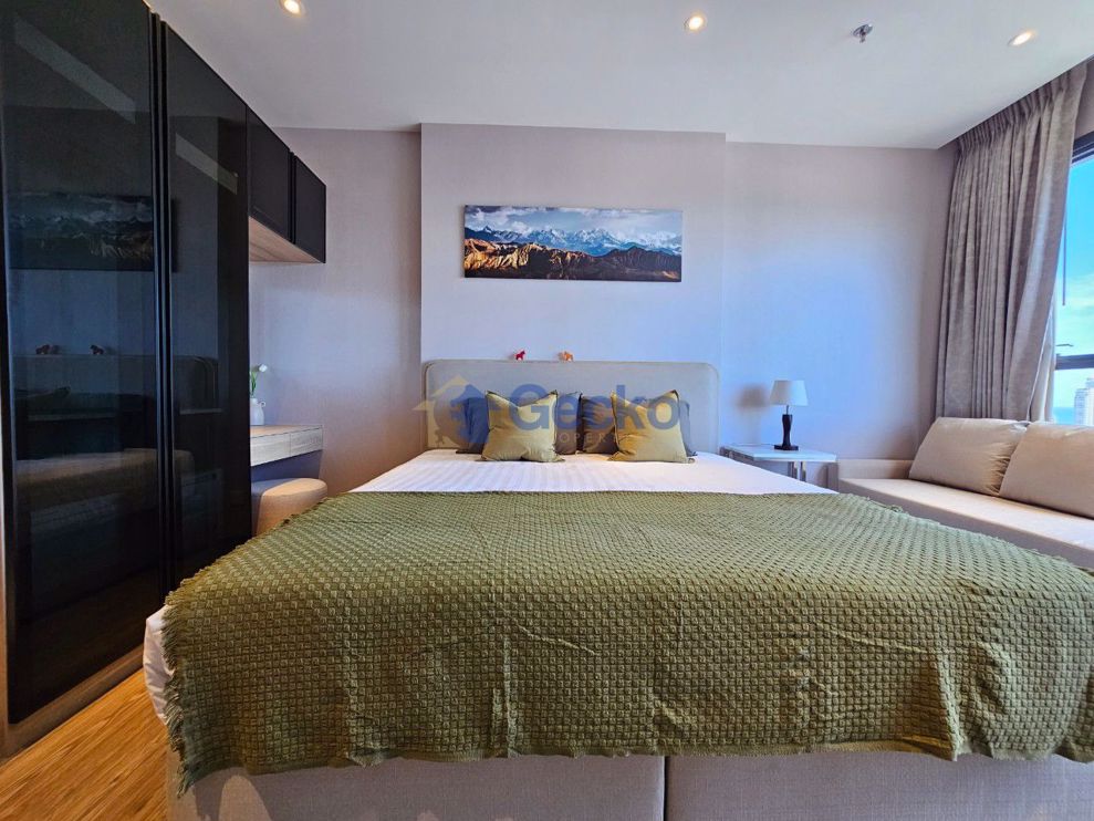 Studio Condo in Once Pattaya North Pattaya C010955 (Photo 3)