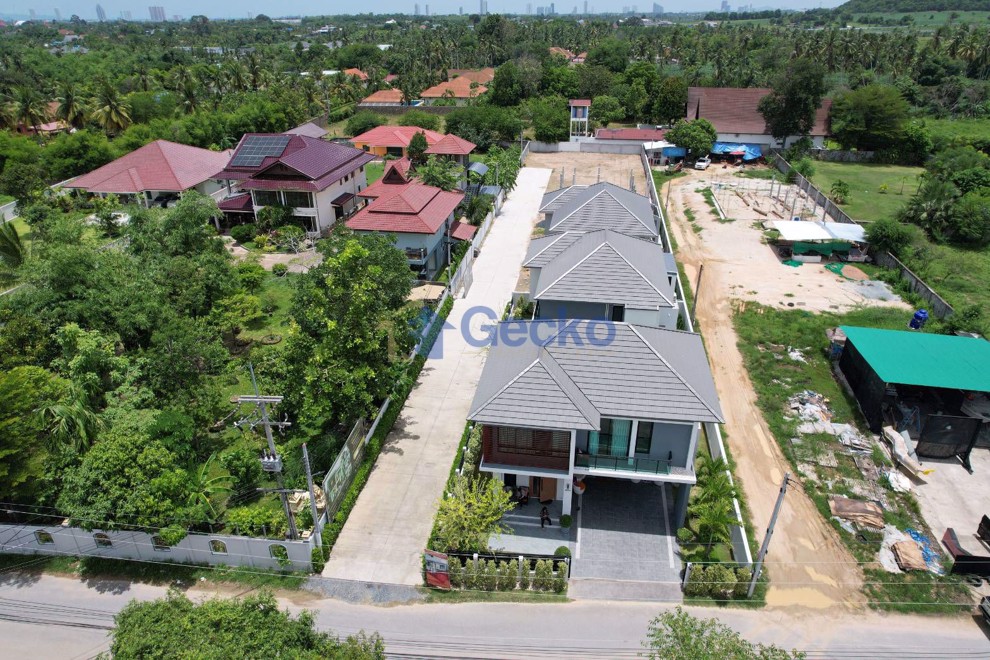 Tamarind Village Pattaya (Photo 2)