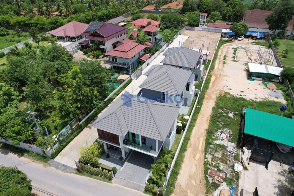 Tamarind Village Pattaya (Photo 4)