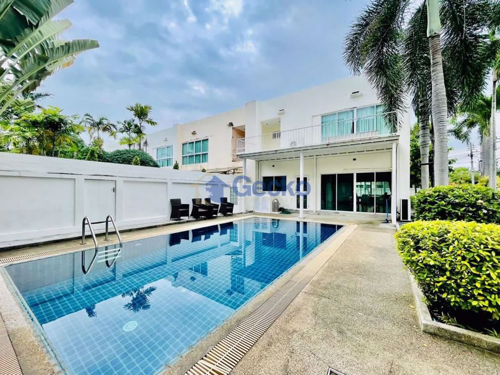 3 Bedrooms House in The Meadows  East Pattaya H011002 (Photo 1)