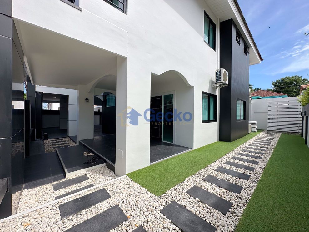 3 Bedrooms House in Wonderland 2  North Pattaya H011004 (Photo 2)