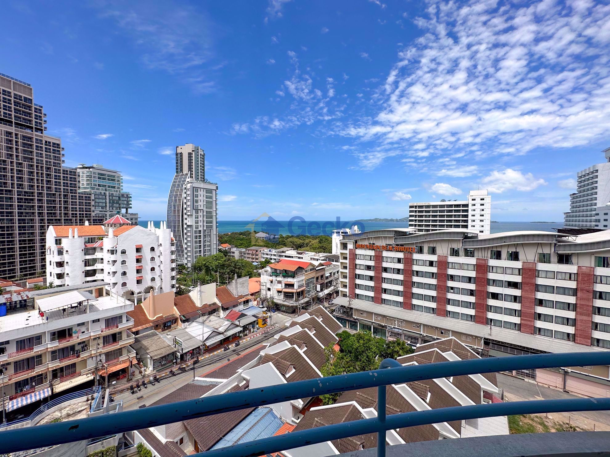 Studio Condo in Peak Condo Pratumnak C011010
