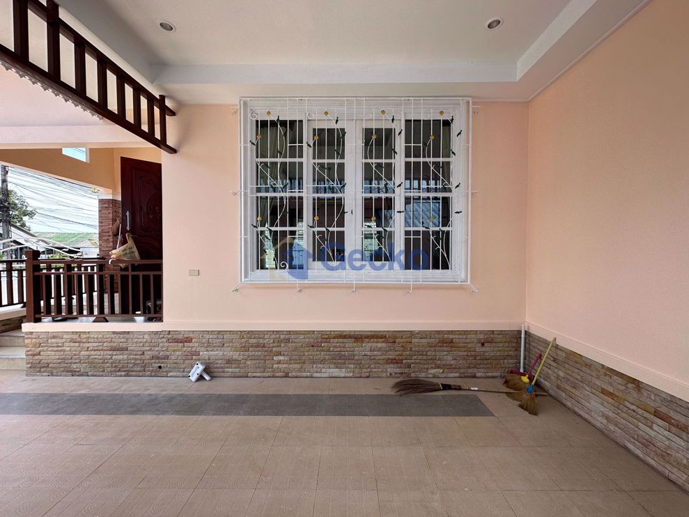 2 Bedrooms House  South Pattaya H003281 (Photo 2)