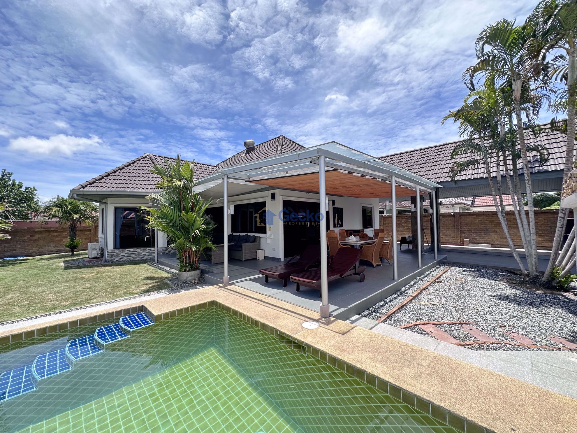3 Bedrooms House in Pattaya Land & House  East Pattaya H009191