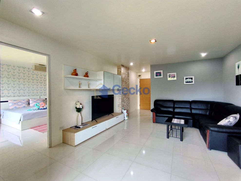 1 Bedroom Condo in AD Condo Wongamat C009818 (Photo 2)