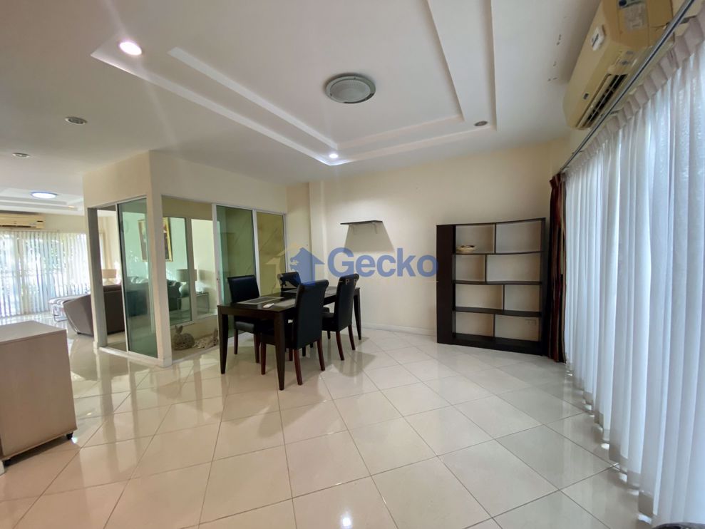 3 Bedrooms House in The Meadows  East Pattaya H011046 (Photo 3)