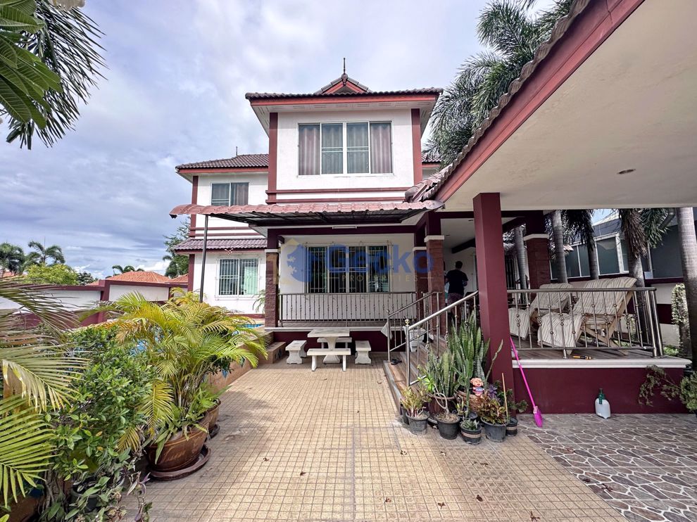 3 Bedrooms House in Fah Mi Aad Kan Village  East Pattaya H009486 (Photo 1)
