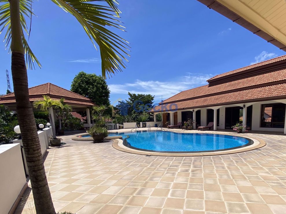 4 Bedrooms House in Grange Park  East Pattaya H011051 (Cover Photo)