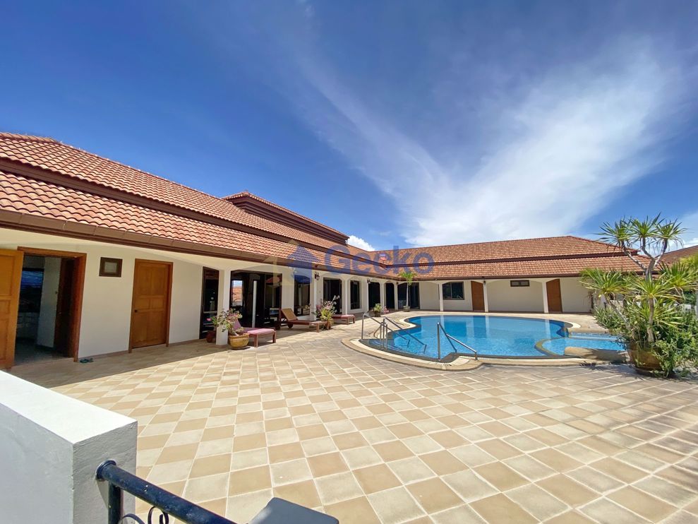 4 Bedrooms House in Grange Park  East Pattaya H011051 (Photo 1)
