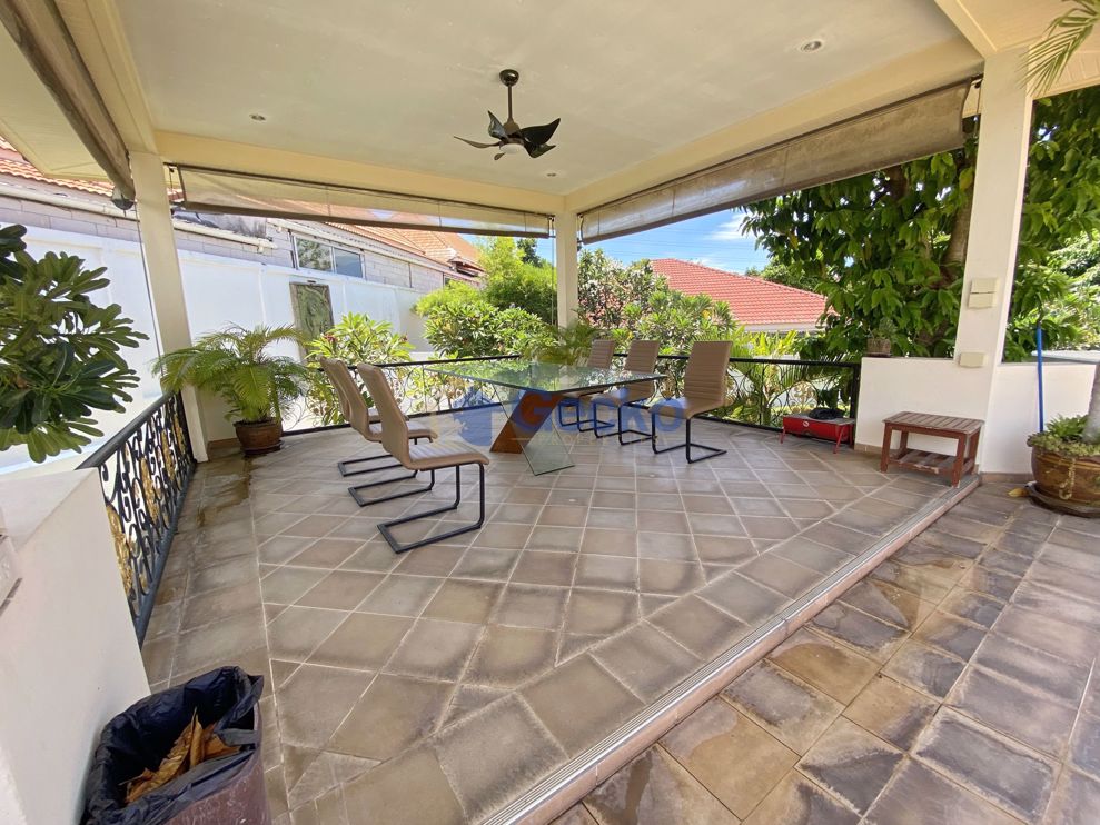 4 Bedrooms House in Grange Park  East Pattaya H011051 (Photo 2)
