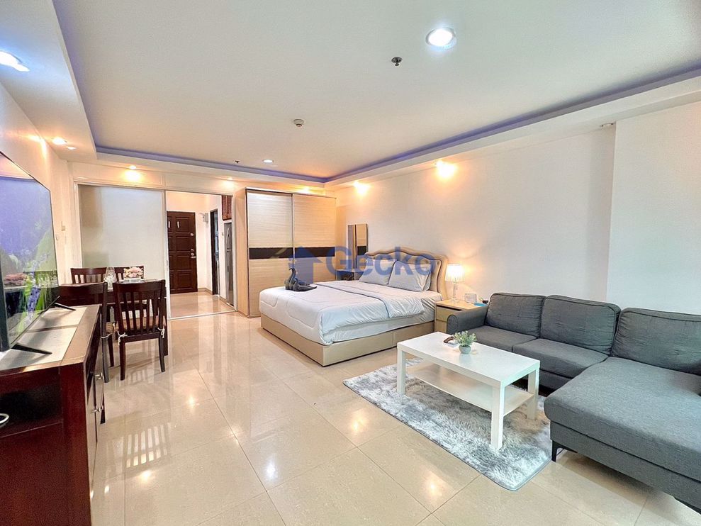 Studio Condo in View Talay 6 Central Pattaya C011058 (Photo 2)