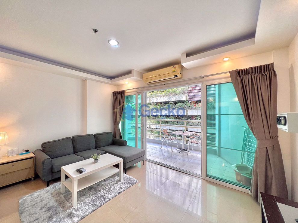 Studio Condo in View Talay 6 Central Pattaya C011058 (Photo 3)