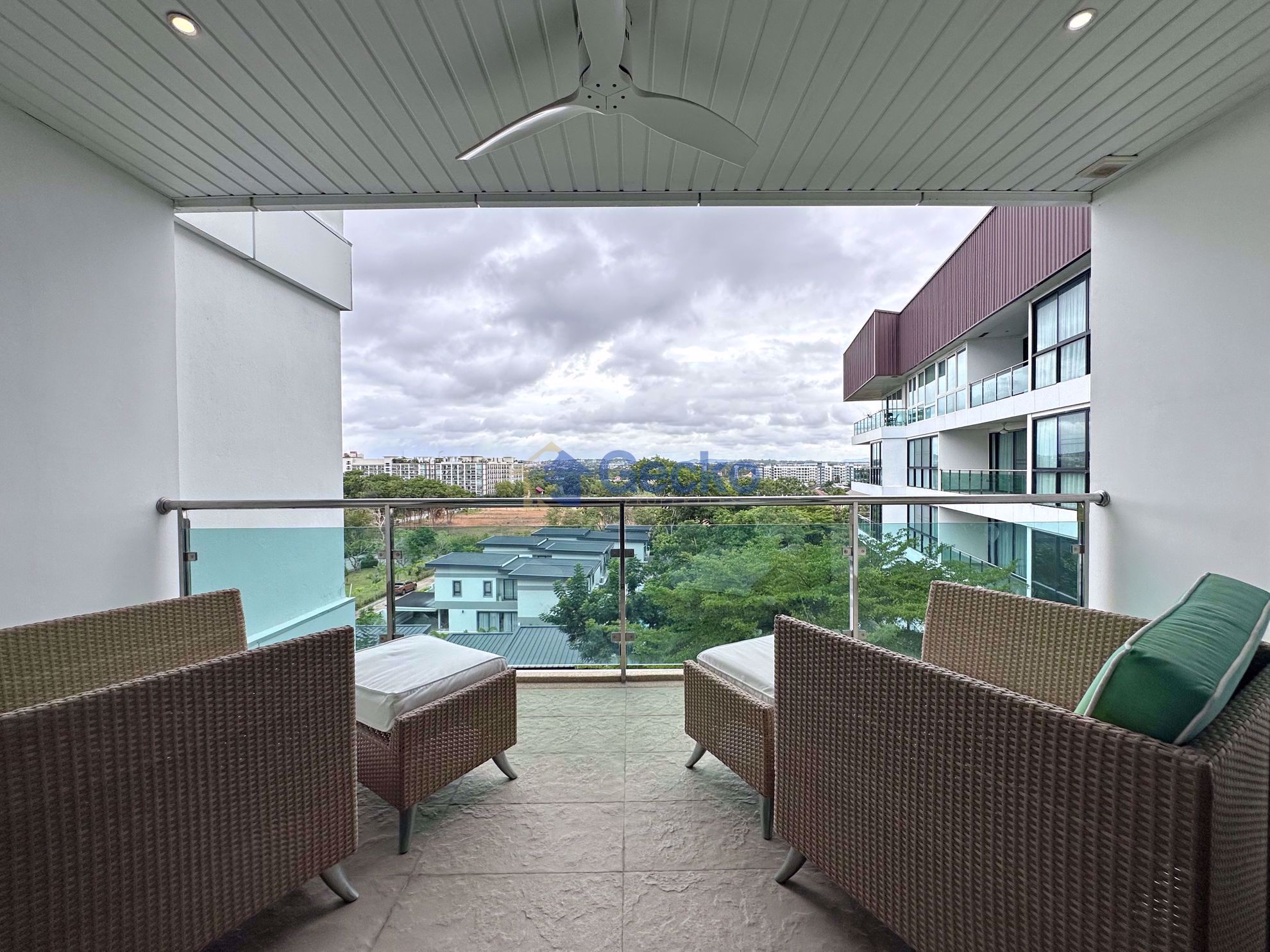 2 Bedrooms Condo in The Park Jomtien Jomtien C011064