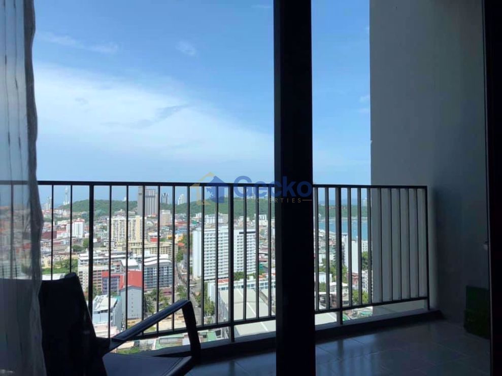 2 Bedrooms Condo in The Base Central Pattaya C011099 (Cover Photo)