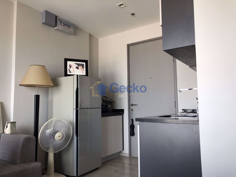 2 Bedrooms Condo in The Base Central Pattaya C011099 (Photo 4)