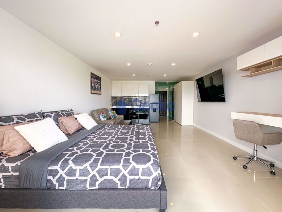 Studio Condo in PKCP Tower Central Pattaya C011103 (Photo 4)