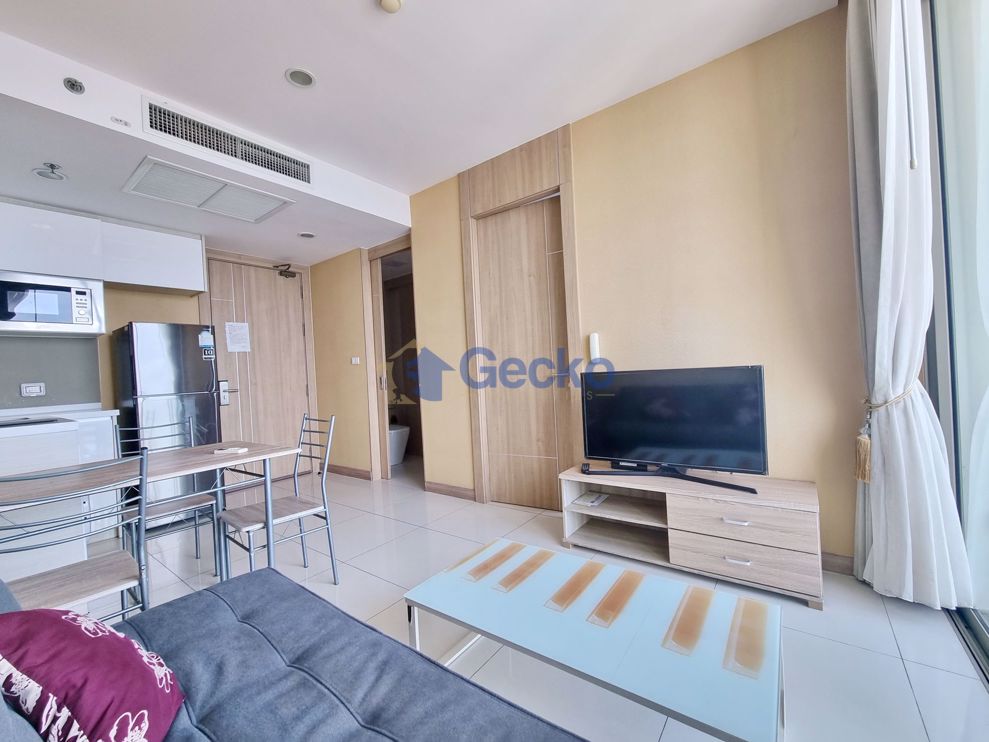 1 ห้องนอน คอนโดมิเนี่ยม in The Riviera Wongamat วงศ์อมาตย์ C011107 (Photo 1)
