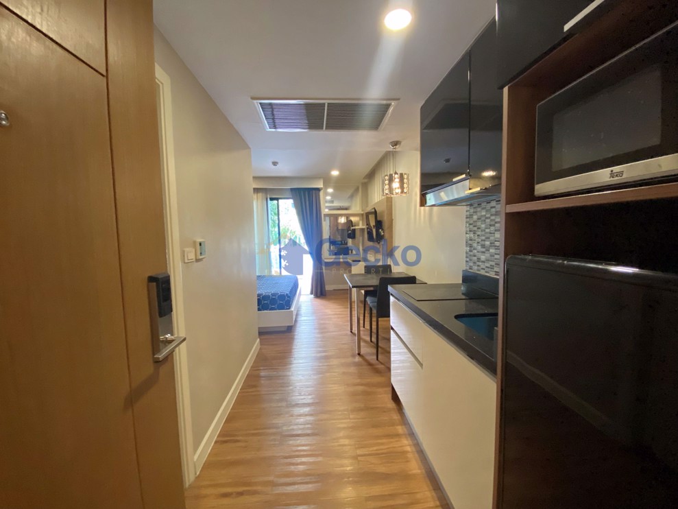 Studio Condo in Dusit Grand Park Jomtien C011114 (Photo 3)