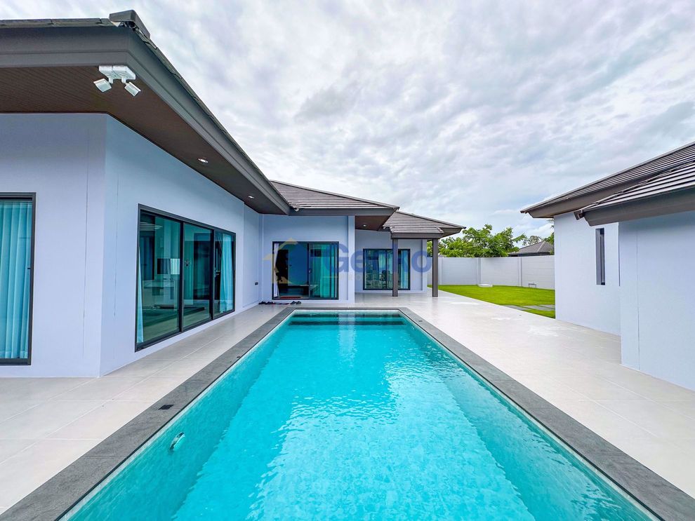 3 Bedrooms House in Baan Pattaya 6  Huay Yai H011115 (Cover Photo)