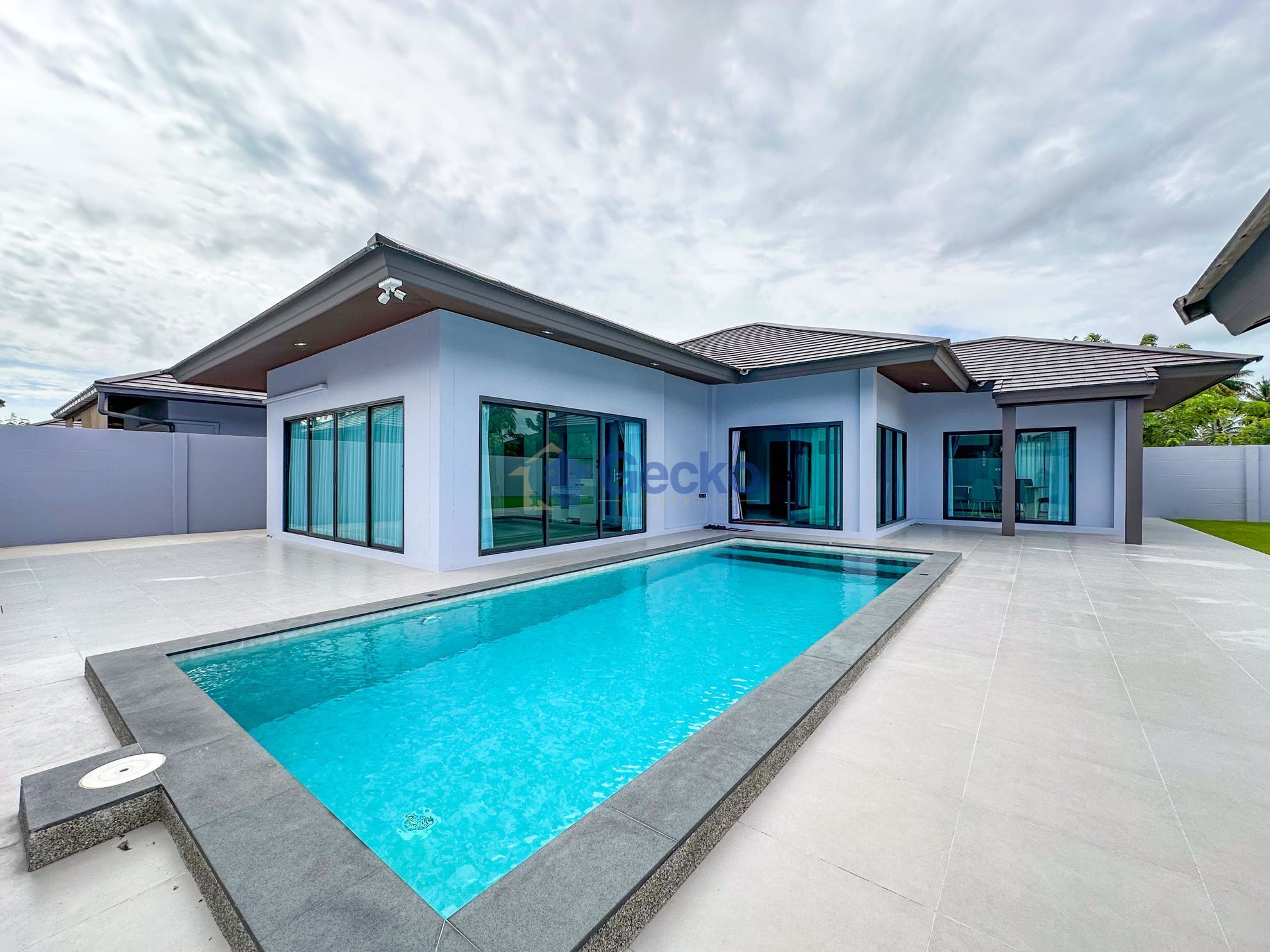 3 Bedrooms House in Baan Pattaya 6  Huay Yai H011115