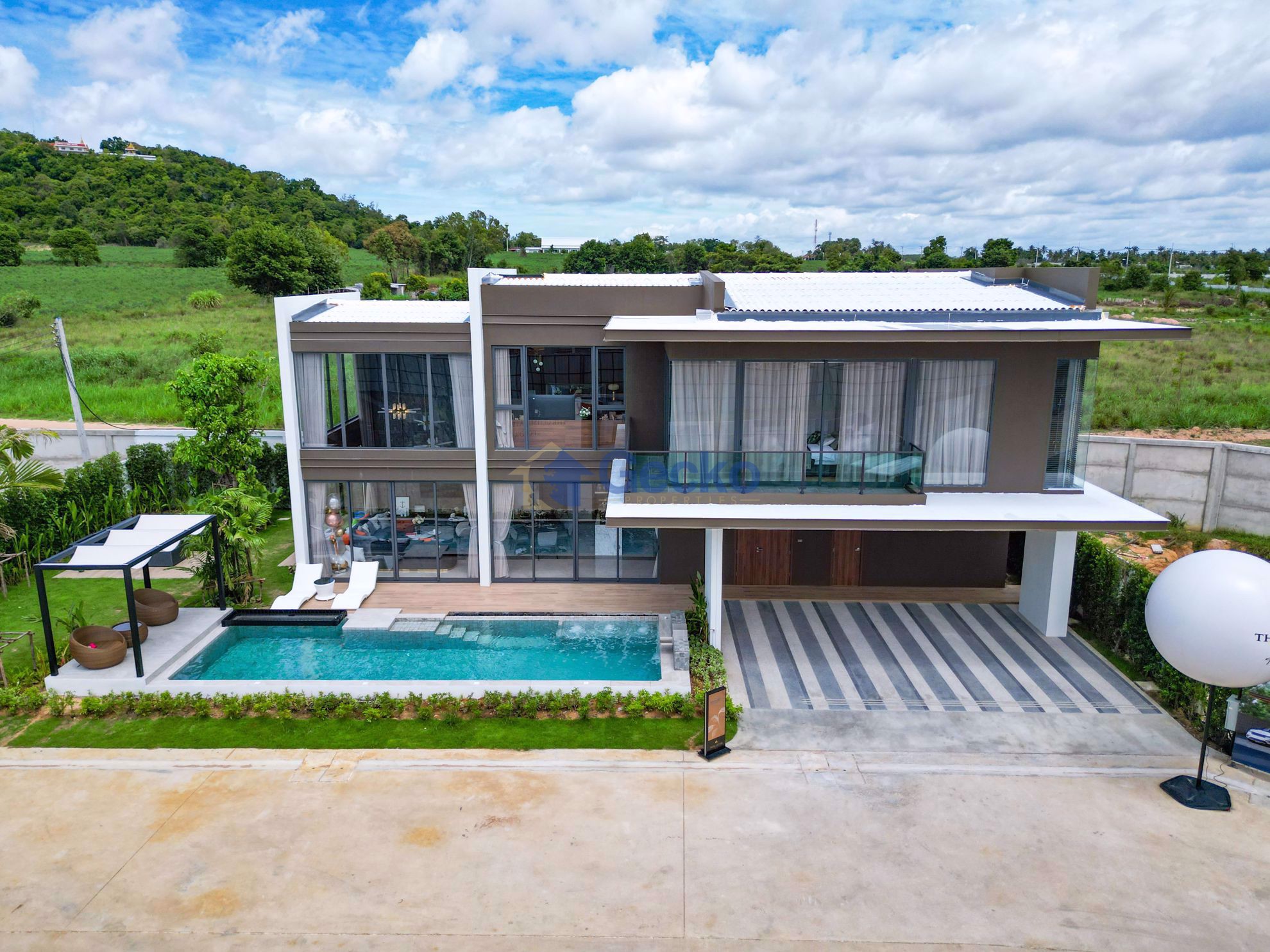4 Bedrooms House in Highbury Hill  Huay Yai H010345