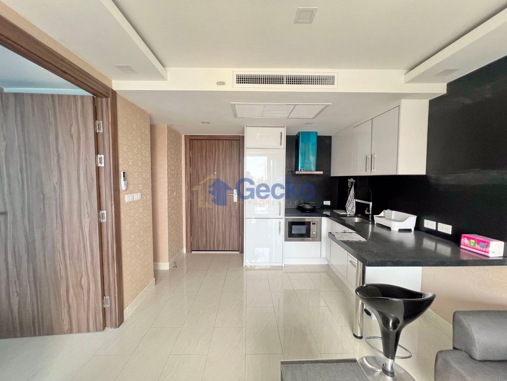 1 Bedroom Condo in Grand Avenue Central Pattaya C011126 (Photo 3)
