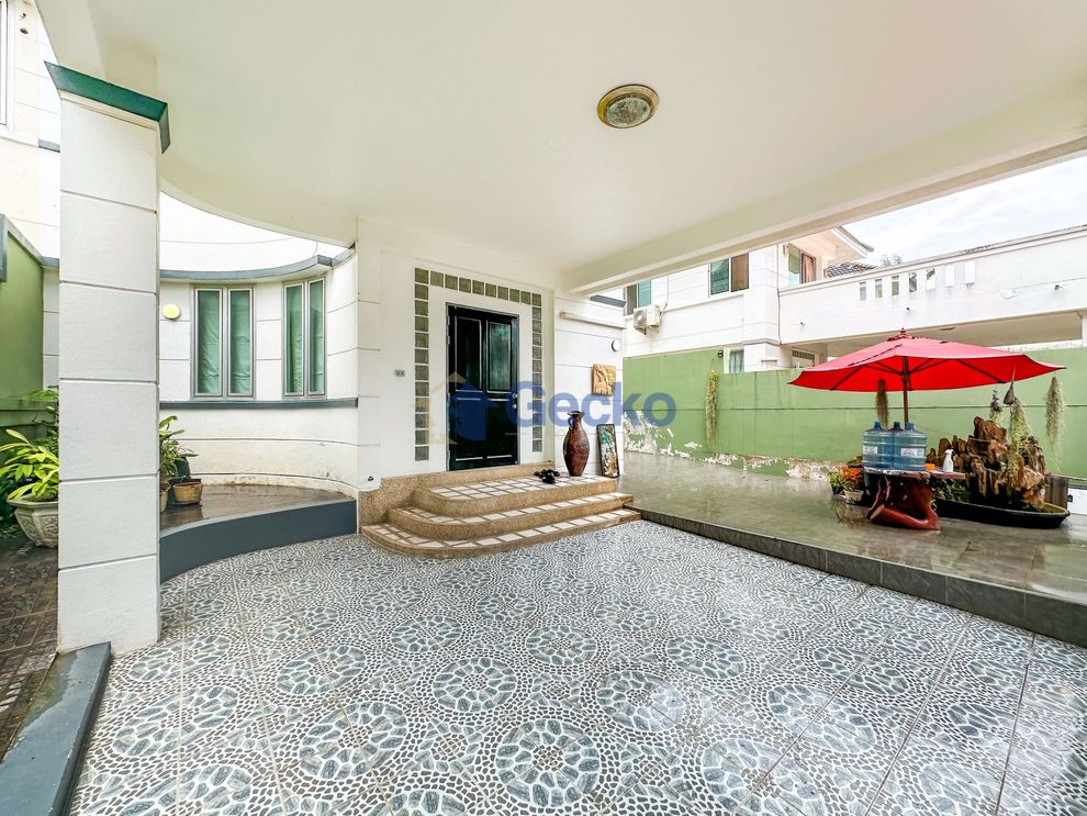 3 Bedrooms House in Chateau Dale Residence  East Pattaya H011130 (Photo 2)