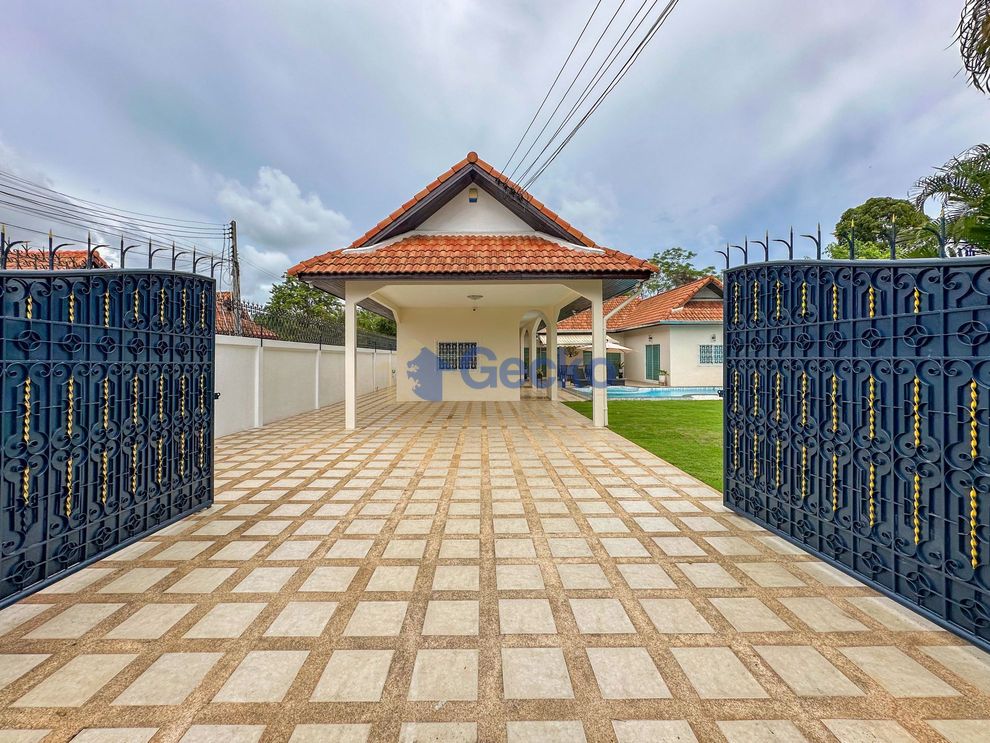 5 Bedrooms House  East Pattaya H009252 (Photo 2)