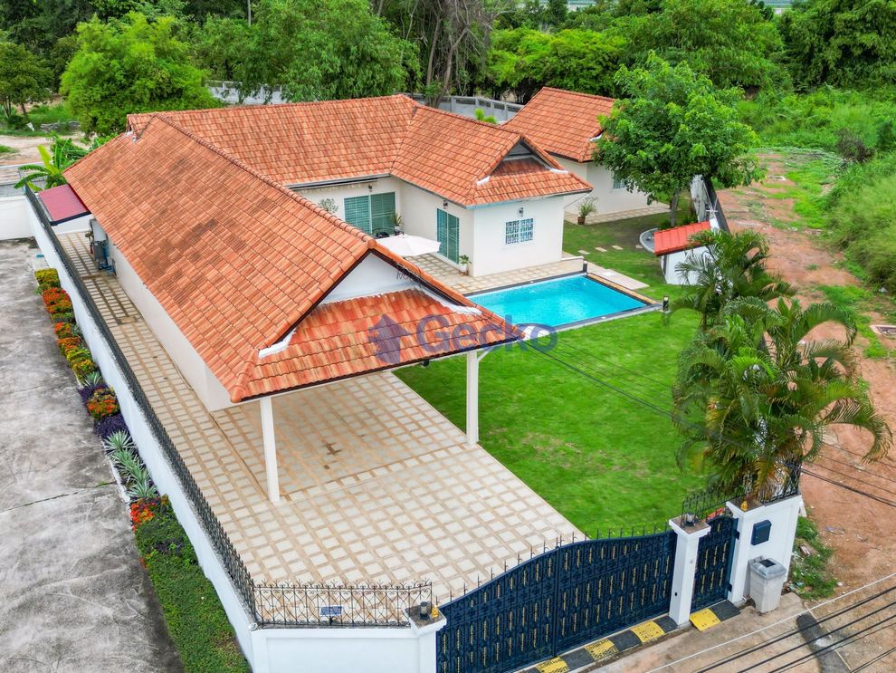 5 Bedrooms House  East Pattaya H009252 (Photo 1)