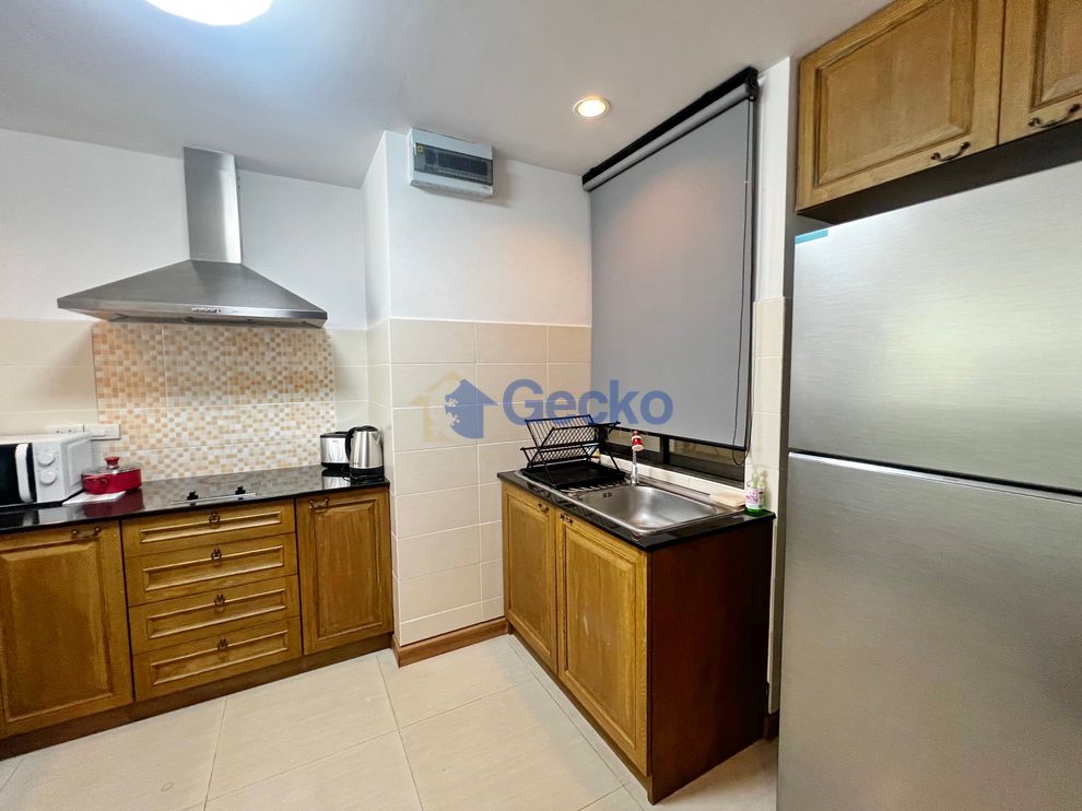 2 Bedrooms Condo in Panchalae Jomtien C011197 (Photo 2)