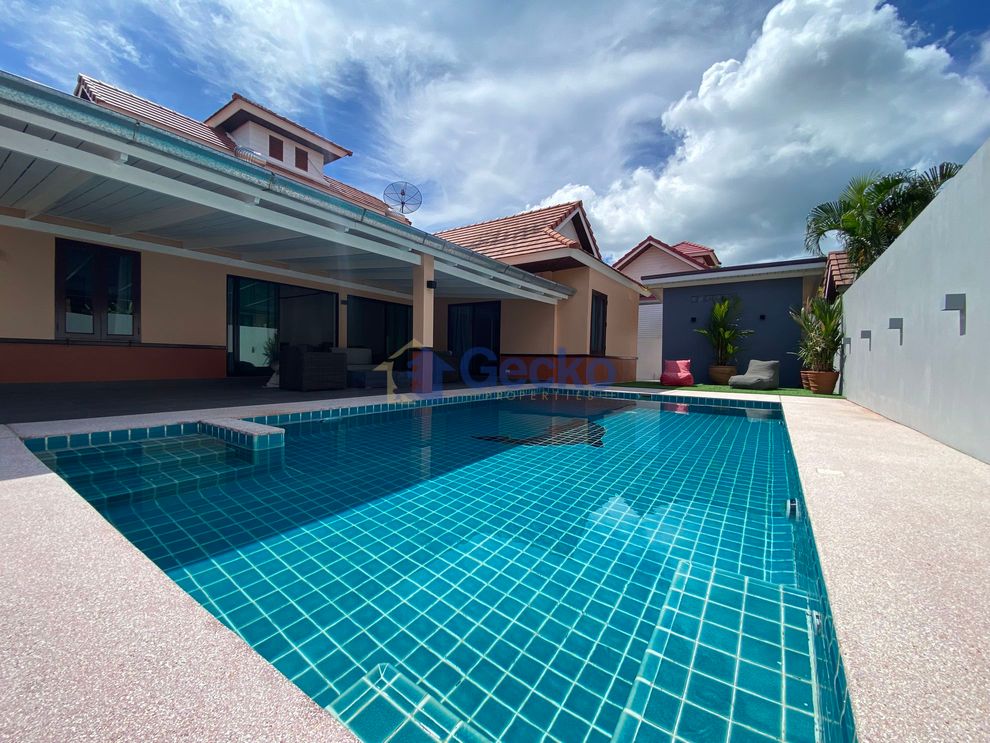 3 Bedrooms House in Dhewee Park  Bang Saray H011207 (Cover Photo)
