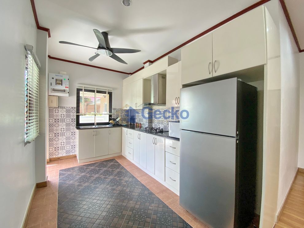 3 Bedrooms House in Dhewee Park  Bang Saray H011207 (Photo 4)