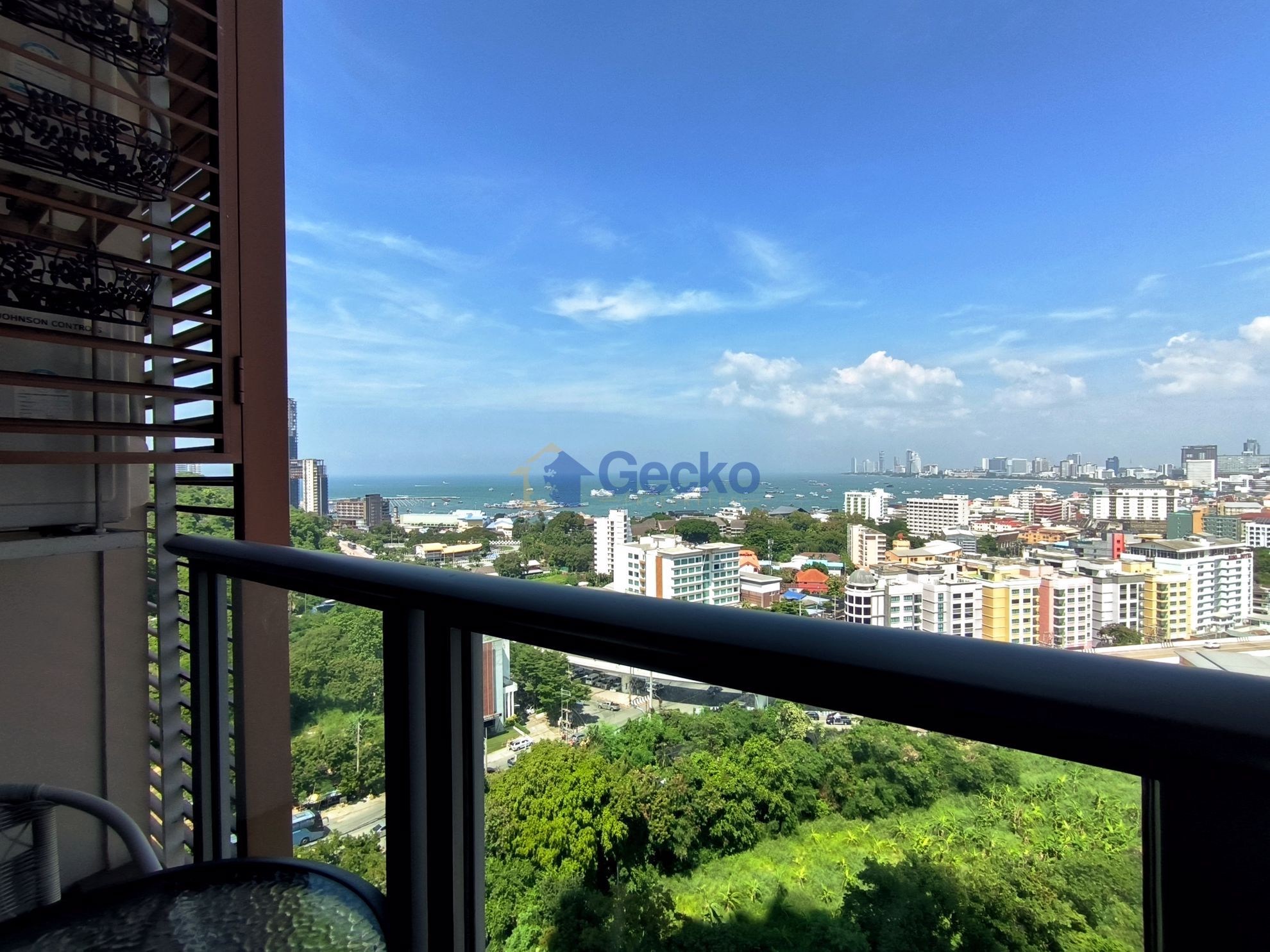 1 ห้องนอน คอนโดมิเนี่ยม in Unixx South Pattaya พัทยาใต้ C011208