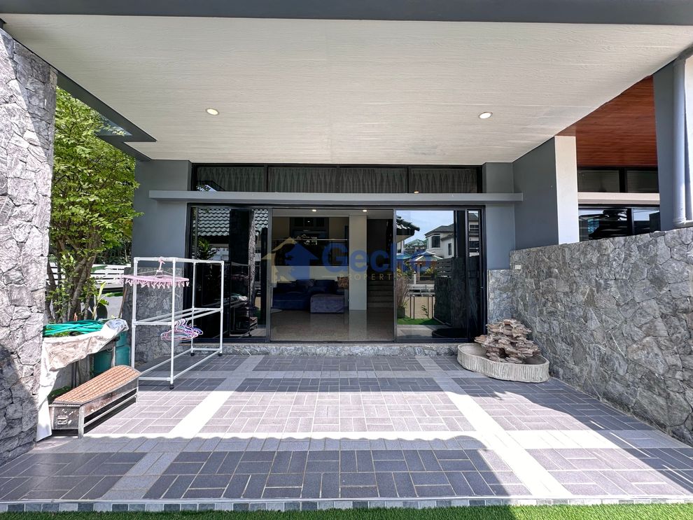 4 ห้องนอน บ้าน in Jomtien Yacht club   นาจอมเทียน H011218 (Photo 1)