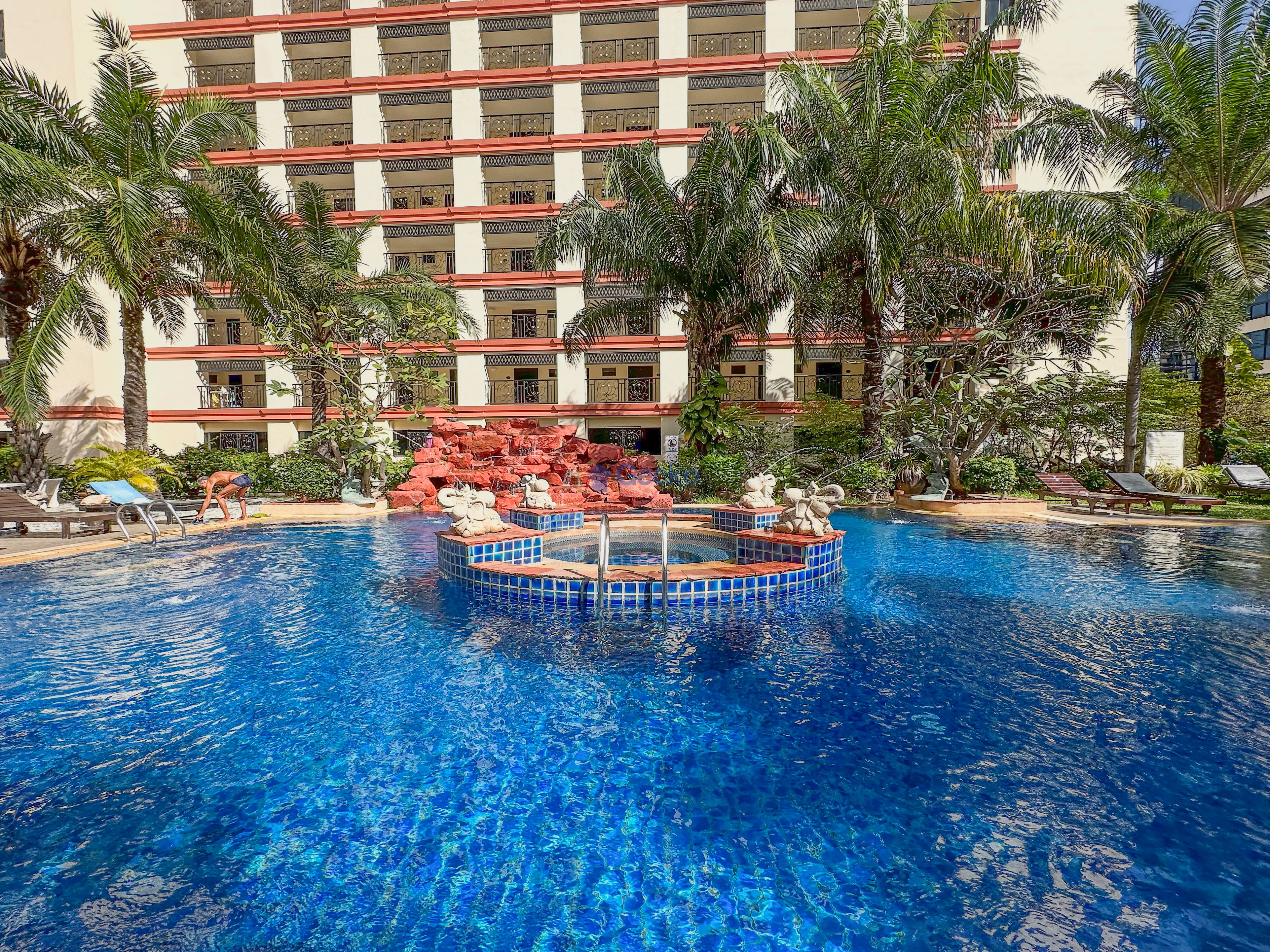 2 ห้องนอน คอนโดมิเนี่ยม in Nova Mirage วงศ์อมาตย์ C004694