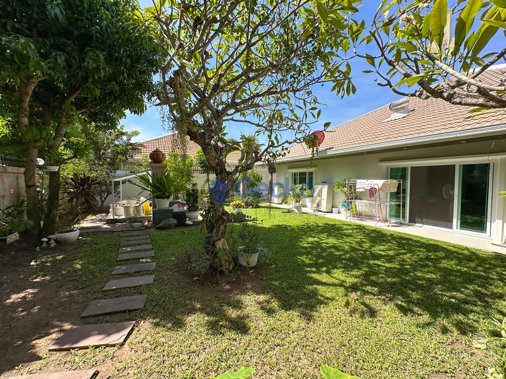 3 Bedrooms House in Jomtien Park Villas  Jomtien H011253 (Photo 3)