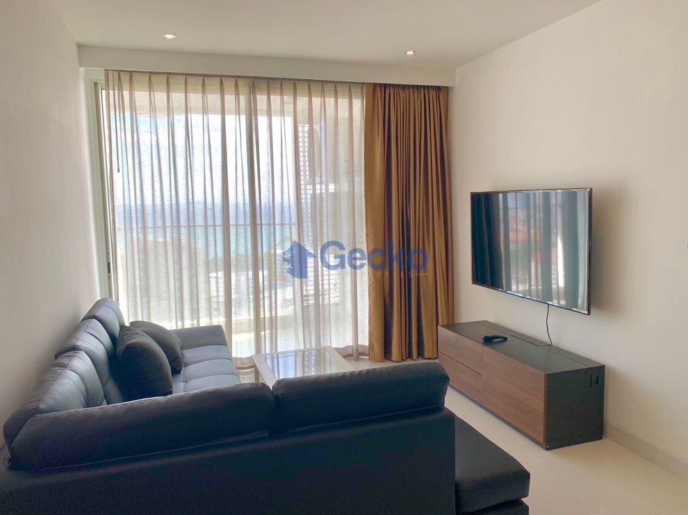 1 Bedroom Condo in Sky Residences Pratumnak C011260 (Photo 3)
